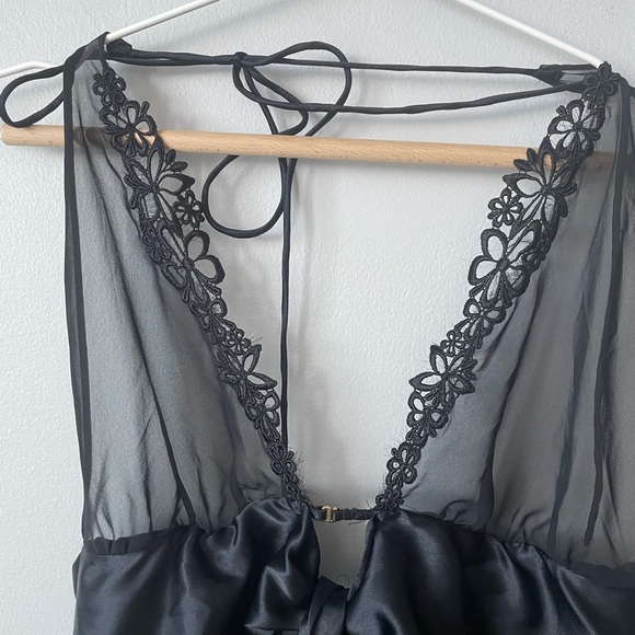Victoria's Secret Black Sheer Satin and Lace Halter Babydoll Size Large - Picture 4 of 12